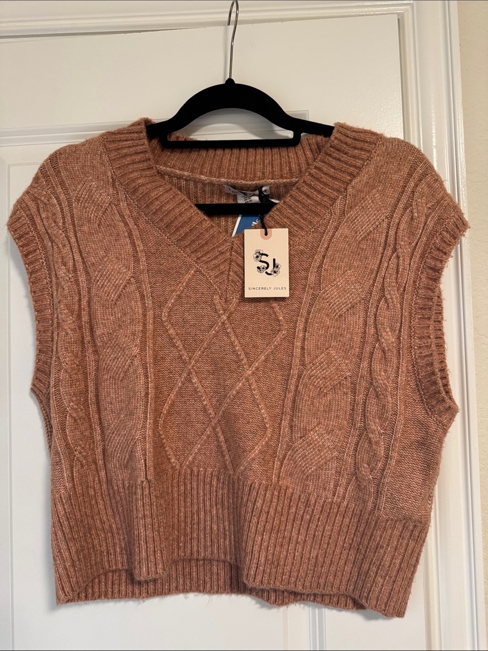 NWT Sincerely Jules Cropped Pullover Cable Knit Sweater Vest